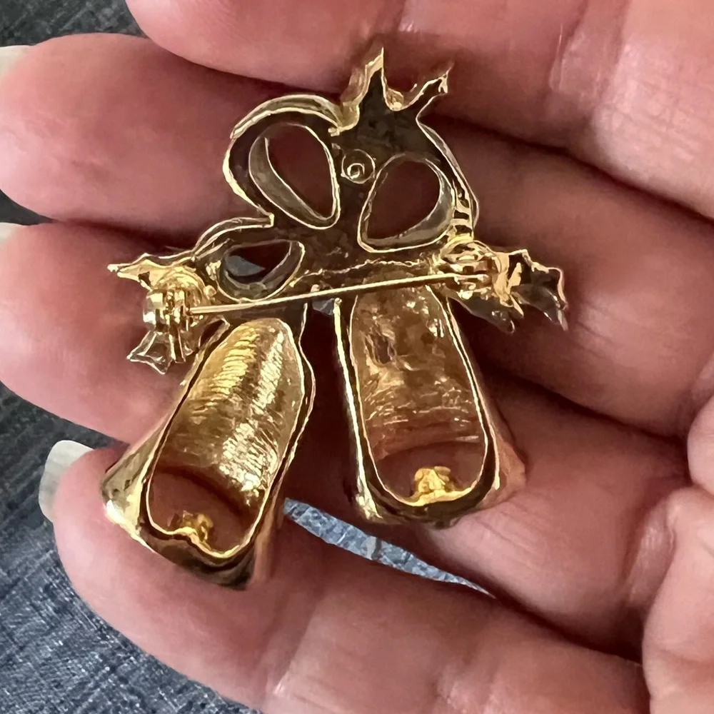 BROOCH Holiday Gold and Silver Bells with Bows